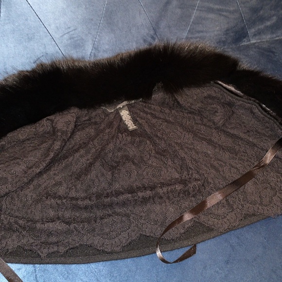 Robert Rodriguez stunning black shawl cape collar real fox cashmere lace size S - Picture 11 of 11
